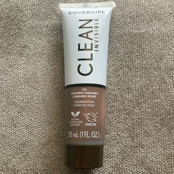 New Covergirl Clean Invisible Golden Caramel Foundation - Picture 1 of 2